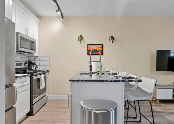 King Bed With Free Parking, Step Free Access *