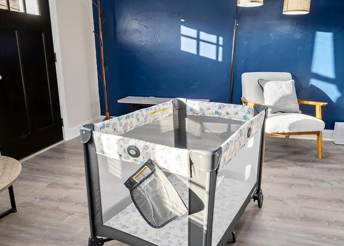 King Bed With Free Parking, Step Free Access * Pittsburgh